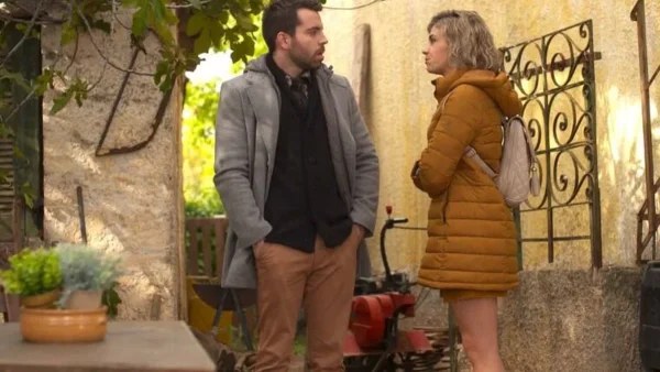 Χαιρέτα μου τον πλάτανο: Ο Ηλίας συναντάει κρυφά τη Φιλιώ για να της εξομολογηθεί όσα νιώθει