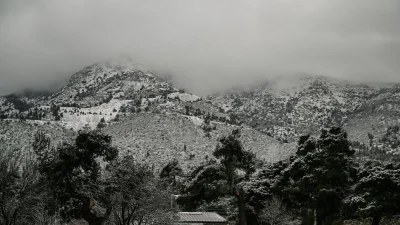«Κακοκαιρία Ελπίς»: Στα λευκά οι Κυκλάδες - Φοβερά τοπία σε Μύκονο, Τήνο και Νάξο