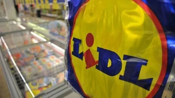 "Από την Παρασκευή 28/1..." - Συρροή κόσμου στα ταμεία των Lidl
