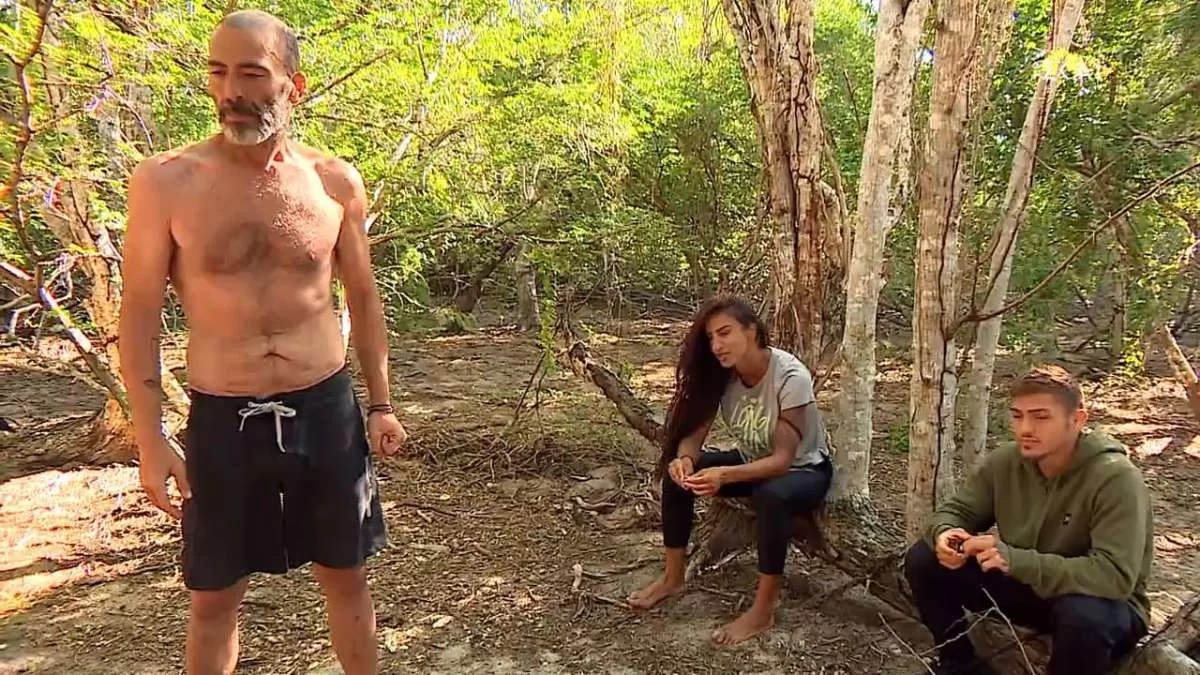 Survivor 5: Οι συμπαίκτες της Κουρεντή την έκραξαν άσχημα - «Το μόνο που κάνει είναι να στέλνει φιλάκια»
