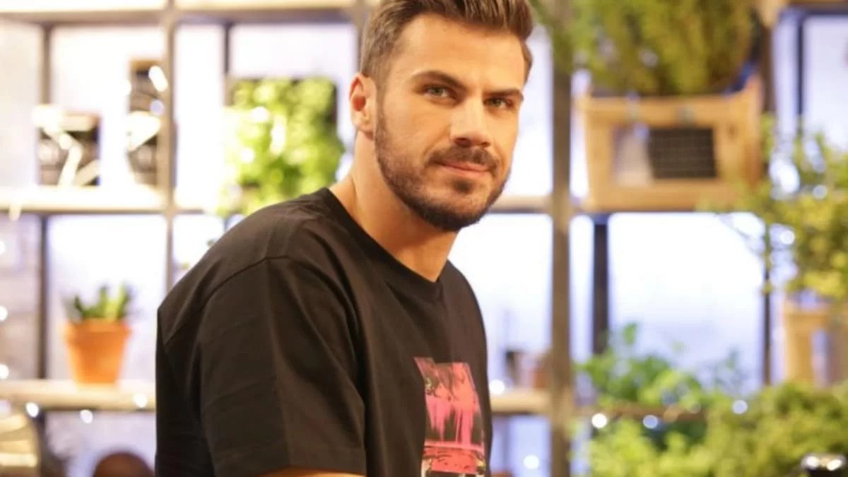 Άκης Πετρετζίκης: Ο γιος του έκανε "έφοδο" στο πλατό του Kitchen Lab