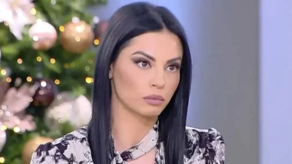 Δήμητρα Αλεξανδράκη: Άστραψε και βρόντηξε - «Εσύ είσαι ψευτόμαγκας του πληκτρολογίου...»