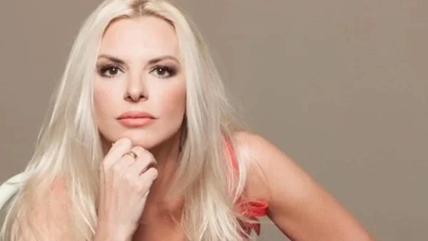 Τεράστιο με κήπο - Συγκλονιστικό το σπίτι της Αννίτας Πάνια