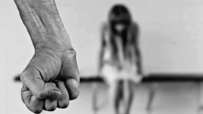 Πάτρα: Άγριος ξυλοδαρμός 29χρονης από τον σύζυγό της - Μπροστά στα μάτια του μωρού τους