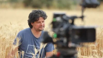 Θρήνος για τον σκηνοθέτη των Άγριων Μελισσών, Λευτέρη Χαρίτο