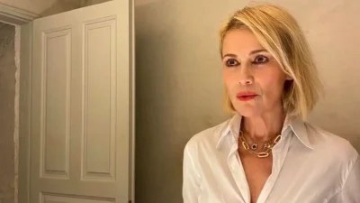 Ποζάρει topless και αναστατώνει - Σούσουρο με τις φωτογραφίες της Κωνσταντίνας Μιχαήλ στο instagram