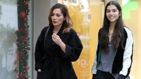 Δέσποινα Βανδή: Ασύλληπτο βίντεο από το σπίτι της - Μαζί με την κόρη της, Μελίνα Νικολαΐδη