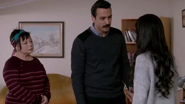 Elif: Ο Σαφάκ παραλίγο να πιάσει στα πράσα την Αλέβ - Τι πήγε να κάνει στο δωμάτιο του;