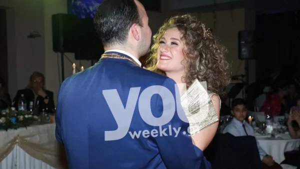 Αρραβώνας Μαυρικίου -  Ζήση: Ο παθιασμένος χορός του ζευγαριού - Οι τρυφερές φωτογραφίες