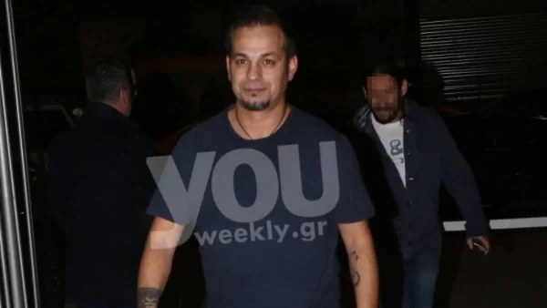 Σπάνια φωτογραφία της αδερφής του Ντέμη Νικολαΐδη - Έχουν ακριβώς ίδια...