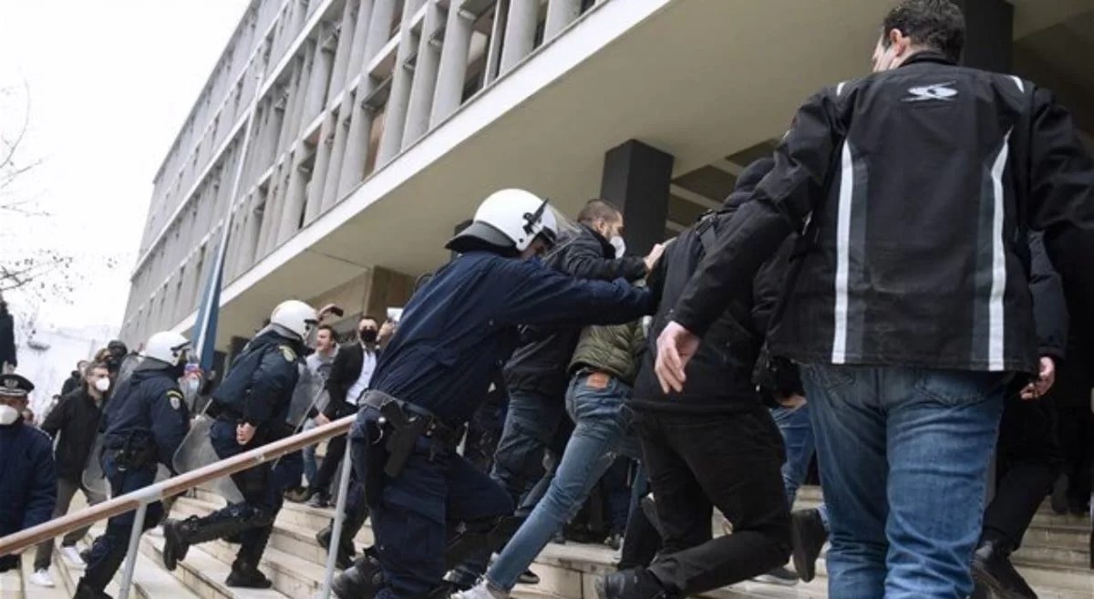 Δολοφονία 19χρονου Άλκη: Παραδόθηκε ο Έλληνας καταζητούμενος