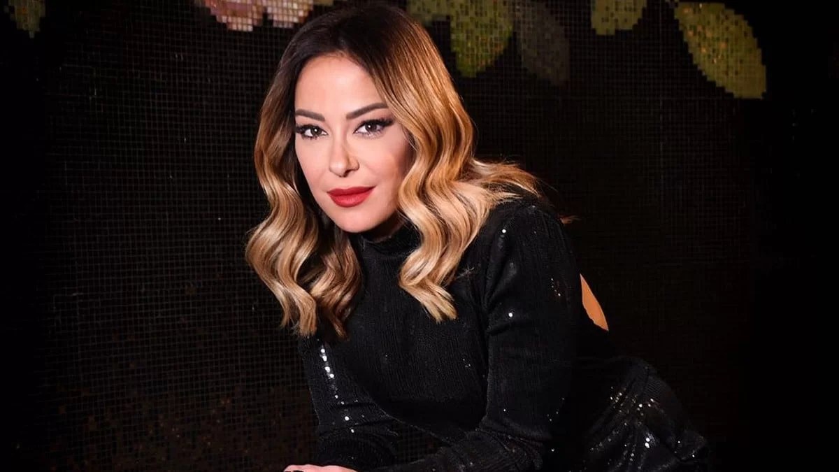 Αδυνατισμένη και με νέο look στα μαλλιά - Άλλος άνθρωπος η Μελίνα Ασλανίδου