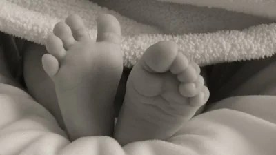 Φρίκη στην Θεσσαλονίκη - Βρέφος βρέθηκε νεκρό μέσα σε κάδο σε νεκροταφείο