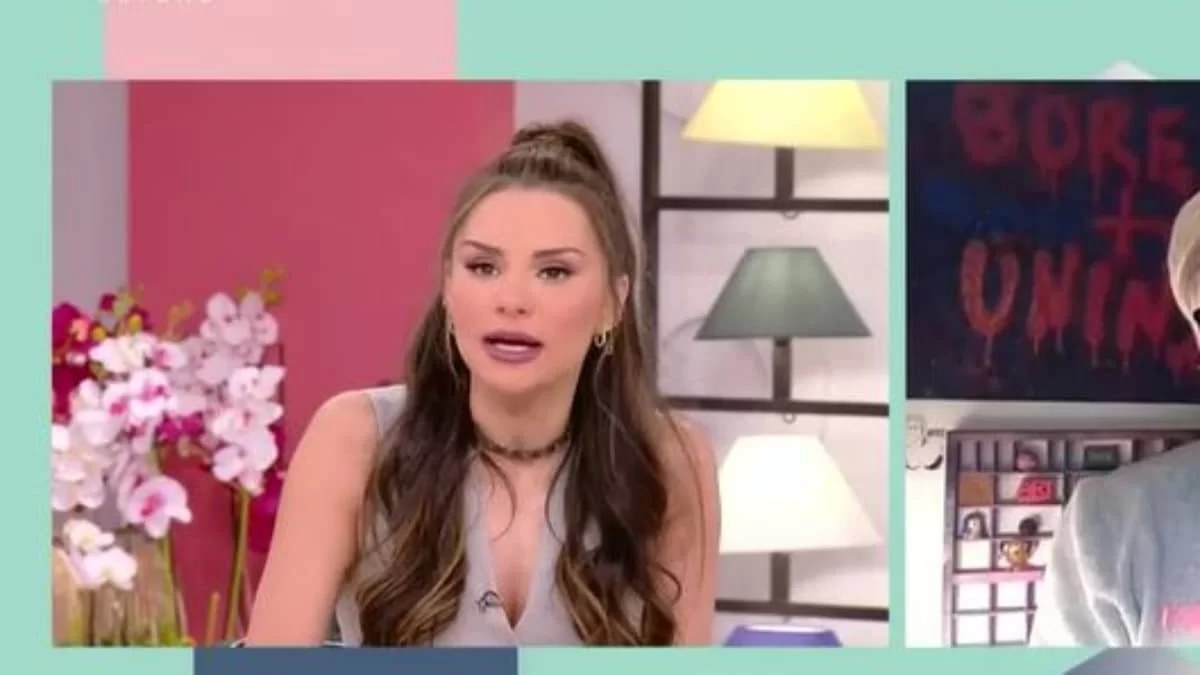 Οργισμένη η Ελένη Τσολάκη στον αέρα του OPEN - «Παιδιά, δεν γίνεται! Είναι το τελευταίο στάδιο της αρρώστιας»