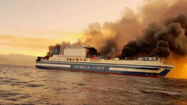 Φωτιά στο πλοίο της Ηγουμενίτσας: Πληροφορίες για 11 αγνοούμενους - Μεγάλη ανησυχία