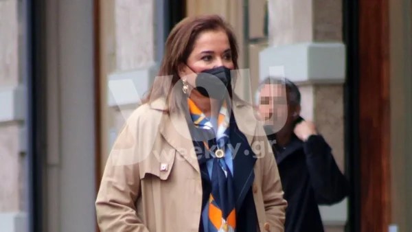 Ντόρα Μπακογιάννη: Συγκινεί το τελευταίο "αντίο" για τον θάνατο της Μαριέττας Γιαννάκου