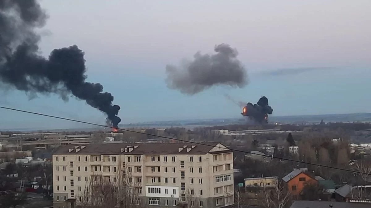 Ξεκίνησε η ρωσική εισβολή στην Ουκρανία - Εκρήξεις στο Κίεβο και σε άλλες πόλεις