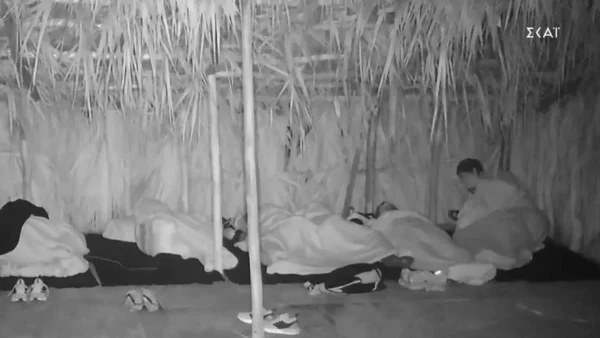 Survivor 5: Ασύλληπτο περιστατικό - Έπεσε ποντίκι πάνω στο πρόσωπο του Απόστολου Ρουβά