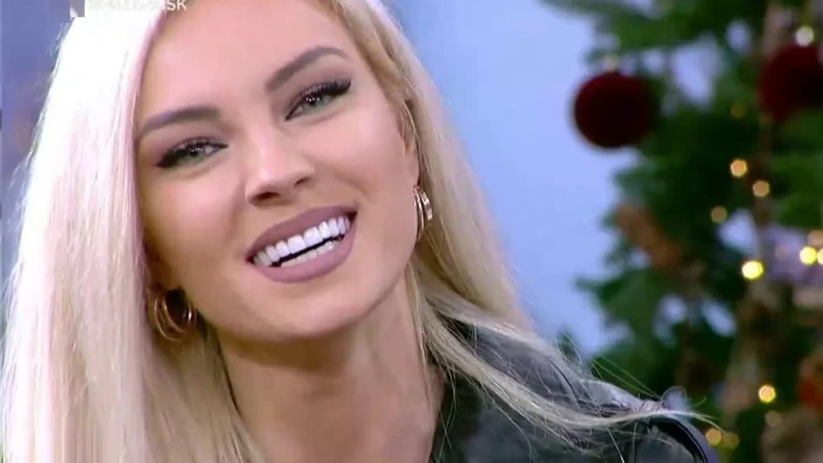 Σοκάρει η Τζούλια Νόβα - "Μου είπε ότι πρέπει να του κάθομαι για να.."