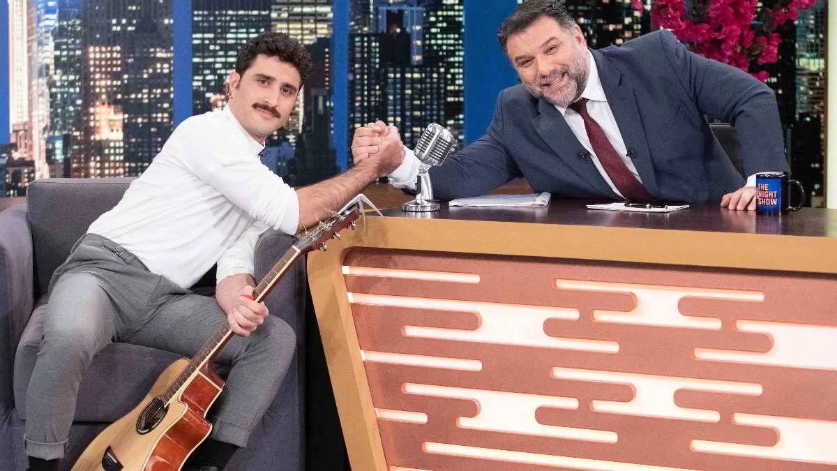 The 2night Show: Ο Γιάννης Βασιλώττος ο αποψινός 16/2 καλεσμένος του Γρηγόρη Αρναούτογλου