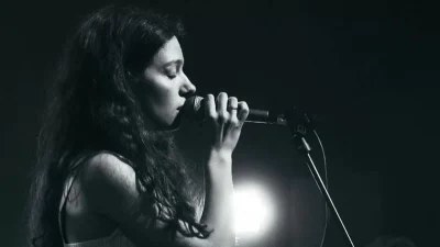 Eurovision 2022: Η Αμάντα Γεωργιάδη εμπνεύστηκε το Die Together από έναν χωρισμό της