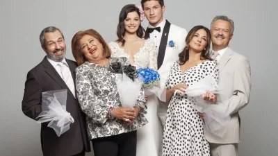Συμπέθεροι από τα Τίρανα: Κλάμα στο Twitter με την καφετζού Καβογιάννη