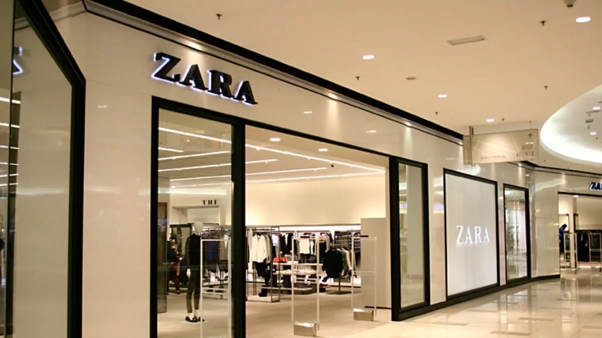 Έχει κάνει πάταγο το άσπρο μπλέϊζερ από τα Zara - Θα σε δείχνει πιο σικ από ποτέ