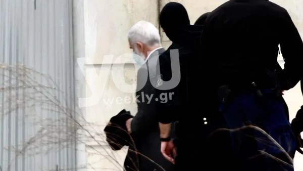 Τρέχοντας έφυγε ο Πέτρος Φιλιππίδης μετά τη λήξη της δίκης - Είδε τις κάμερες και...