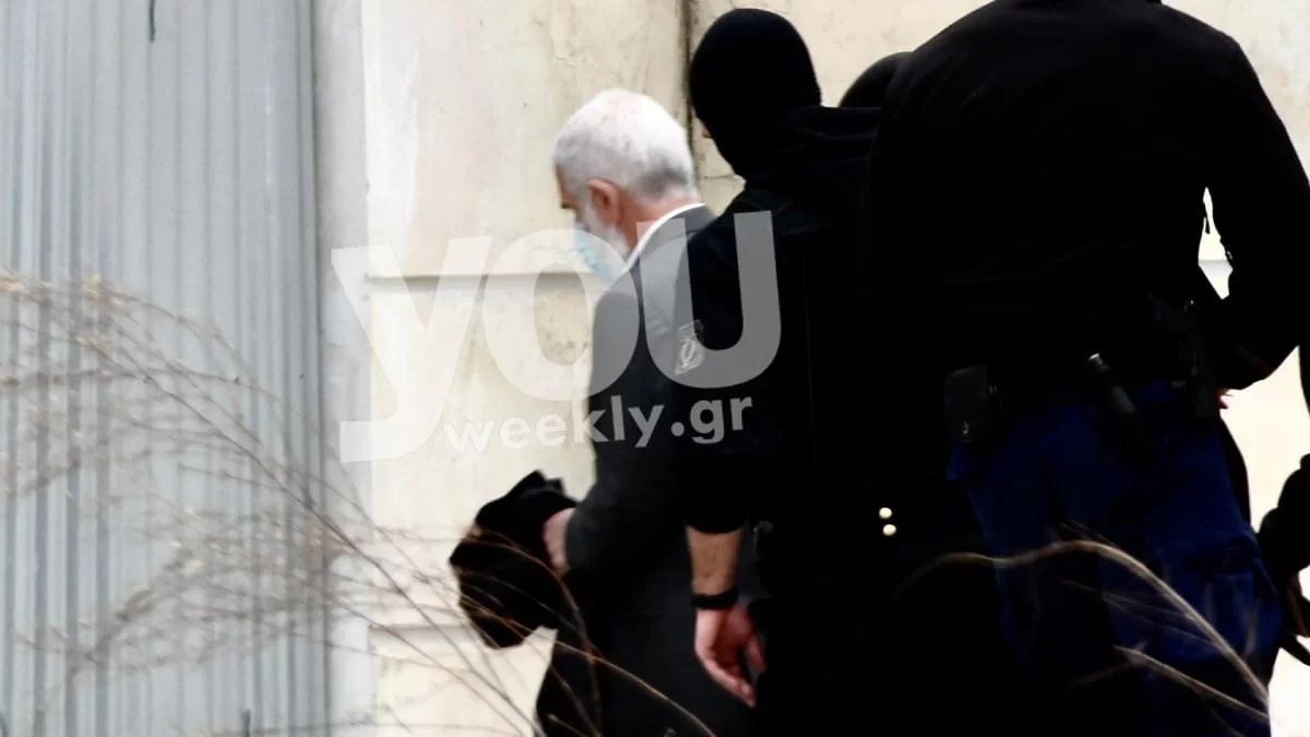 Τρέχοντας έφυγε ο Πέτρος Φιλιππίδης μετά τη λήξη της δίκης - Είδε τις κάμερες και...