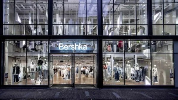 Έχει κάνει "χαμό" το πουλόβερ από τα Bershka που βγαίνει σε τρία χρώματα - Σε τιμή σοκ!
