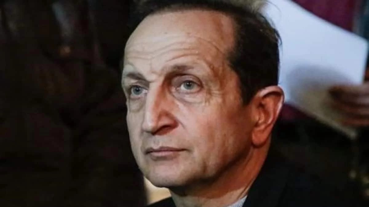 «Κρίμα που νομίζαμε ότι ζούμε σε Δημοκρατία!» - Η οργή του Μπιμπίλα για την απόσυρση της φωτογραφίας του Καναράκη