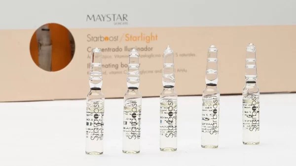 Starlight by Maystar για λαμπερή επιδερμίδα με λίγες κινήσεις!