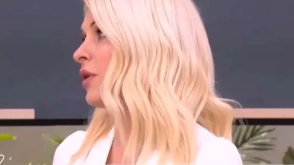 Ελένη Μενεγάκη: Πήρε κιλά και το αποκάλυψε στο αέρα της εκπομπής της - «Τα ρούχα μου τεντώνουν, είναι στενά…»
