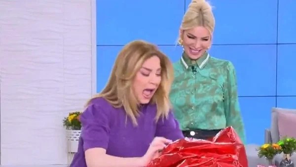 Super Κατερίνα: Tούρτα έκπληξη για την Έλενα Πολυκάρπου - Η αποκάλυψη της ηλικίας της