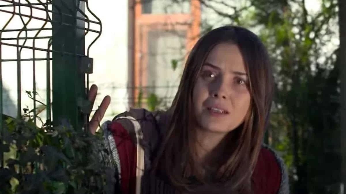 Elif: Η Μελέκ θα βρει στο δωμάτιο της Κιγιμέτ τα χάπια που την "καίνε"