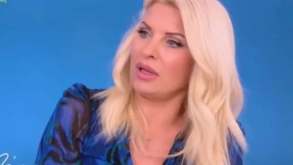 «Τη ρωτούσα συνέχεια αν είναι σωστό που...» - Η αποκάλυψη της Ελένης Μενεγάκη on air