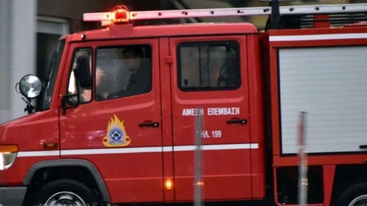 Φωτιά σε αποθήκη ξυλείας στον Ταύρο