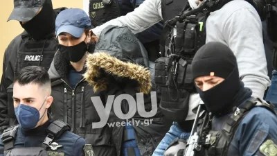 Πάτρα: Το βλέμμα της Ρούλας Πισπιρίγκου έξω από την ΓΑΔΑ - Τα είπε όλα