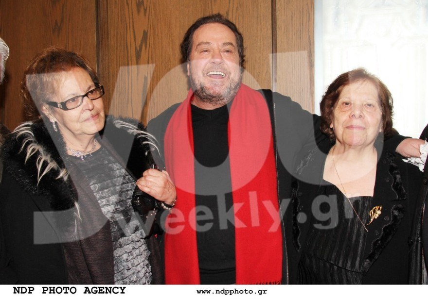 Γιάννης Πάριος αδερφές