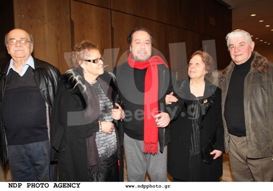 Γιάννης Πάριος αδερφές γαμπροί