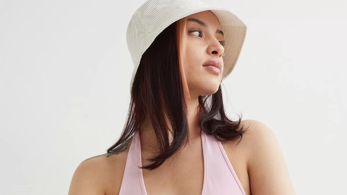 Λες και βγήκε από τα 90's - Το ροζ φόρεμα των H&M που ξεπουλάει