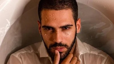 Σπύρος Νικολαίδης: Γενέθλια για τον πρωταγωνιστή της Γης της Ελίας - Η φωτογραφία με την εντυπωσιακή τούρτα