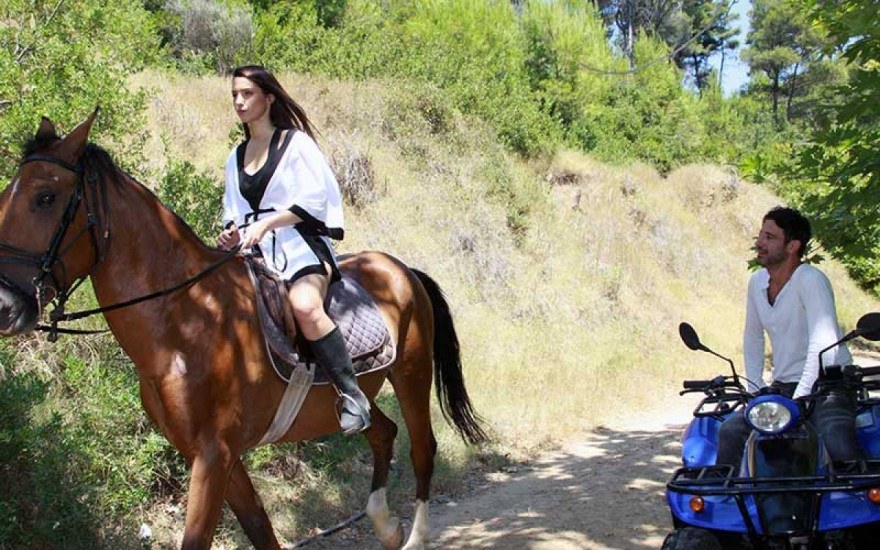 Στα γυρίσματα της ταινίας Καρδίτσα Forever