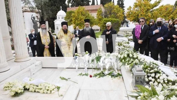 Τρισάγιο Δημήτρη Κοντομηνά: Μαυροφορεμένοι φίλοι και γνωστοί - Τραγικές φιγούρες Βερύκιος και Τσιμτσιλή