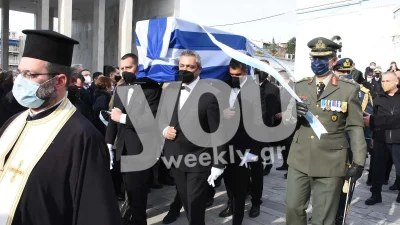 Συντετριμμένη στο τελευταίο "αντίο" η μονάκριβη κόρη της Μαριέττας Γιαννάκου - Αποκλειστικές φωτογραφίες