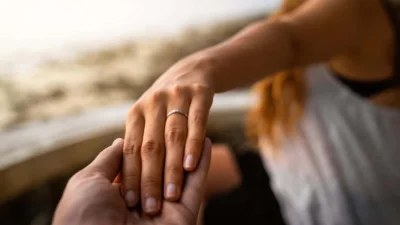 Πώς να σχεδιάσετε το τέλειο μονόπετρο δαχτυλίδι!