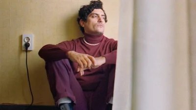 Ζεστό και με γήινες αποχρώσεις το σπίτι του Αργύρη Πανταζάρα - Φωτογραφίες από το εσωτερικό