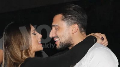 Σάκης Κατσούλης - Μαριαλένα Ρουμελιώτη: Τα έσπασαν σε νυχτερινό μαγαζί - Τα καυτά φιλιά μπροστά στις κάμερες