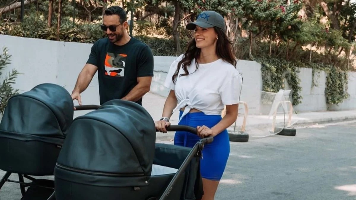 Στα πατώματα για χάρη των κοριτσιών του - Ο Σάκης Τανιμανίδης ''λιώνει'' για τις δίδυμες κόρες του