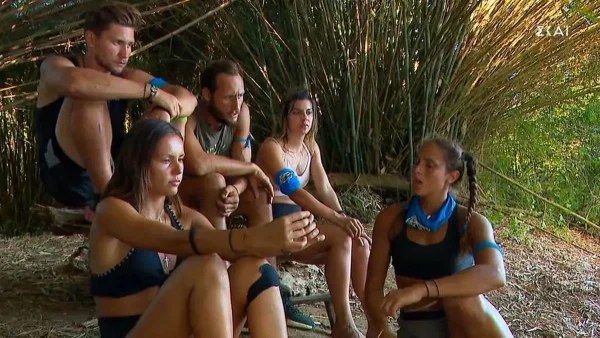 Survivor 5: Άρχισαν τα πηγαδάκια για την ψηφοφορία - Σε αναταραχή οι Μαχητές